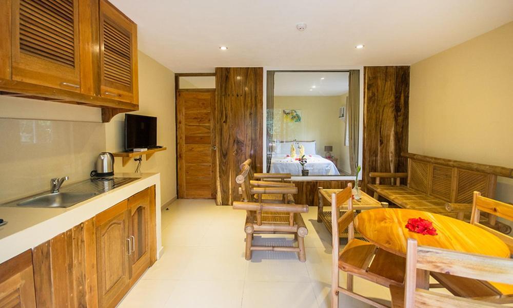 Amor Deluxe Suite With Swimming Pool Access - Hidden Paradise Yapak Exterior photo